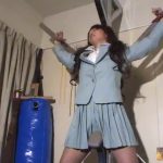 電マ責めで何度も絶頂した女が今度はくすぐりでいじめられちゃう