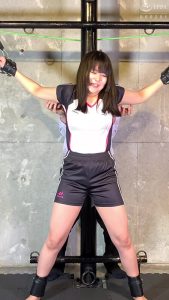 むちむちボディの宮ノ木しゅんかが着衣姿でくすぐり攻めされるｗ